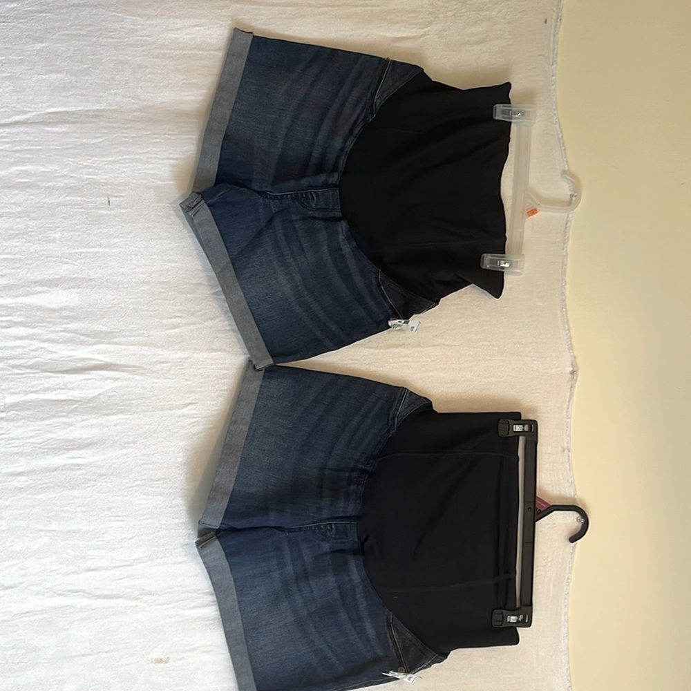 NWT Isabel maternity stretchy denim shorts/elastic tummy ban/stonewashed/pockets